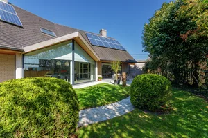 Fasade de beste makelaar in Sint-Joris